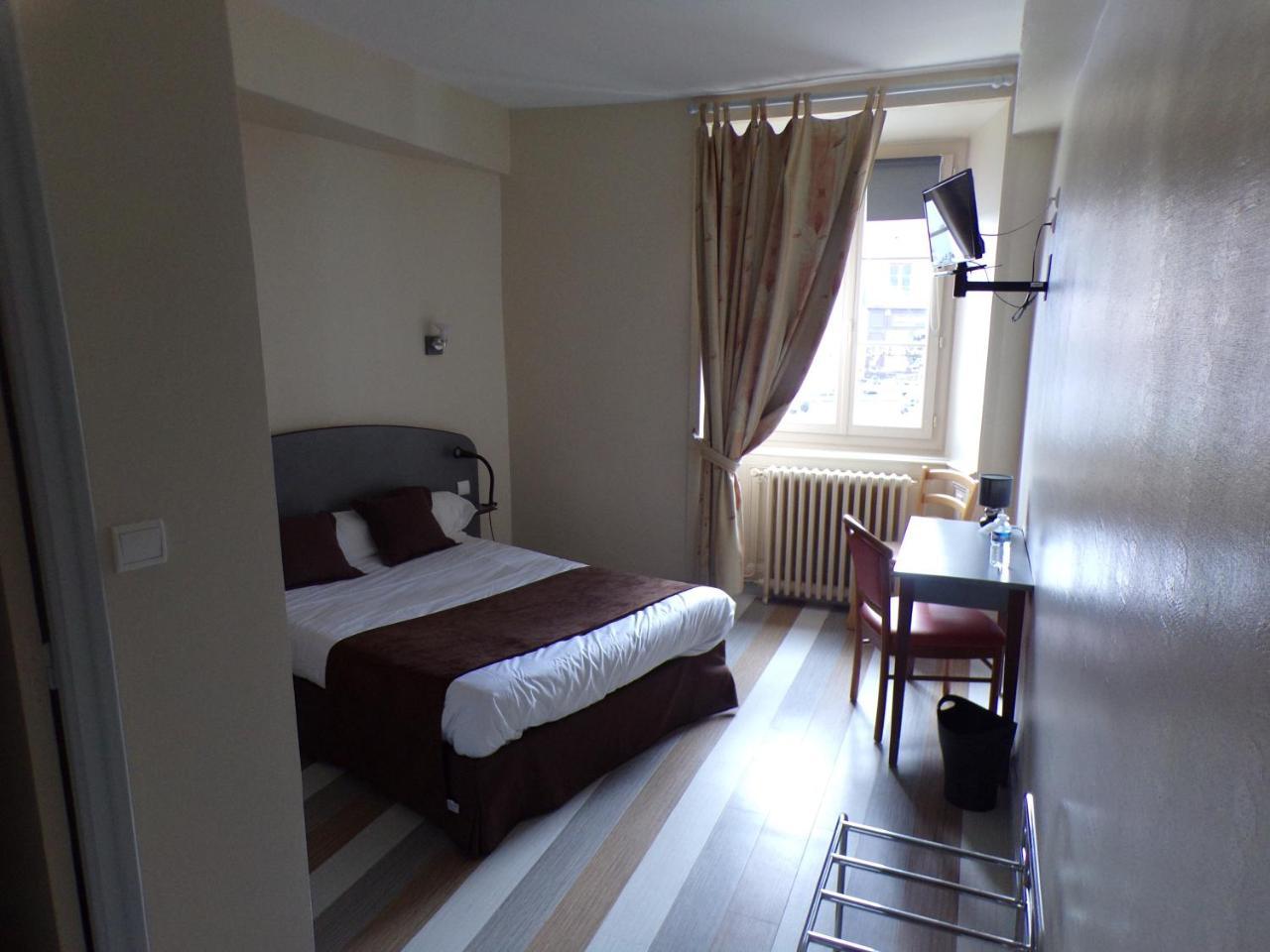 Logis Hotel De France Rochechouart Eksteriør billede
