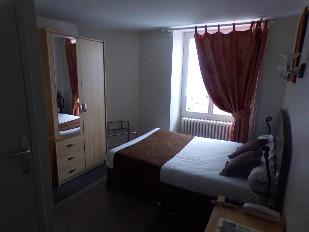 Logis Hotel De France Rochechouart Eksteriør billede