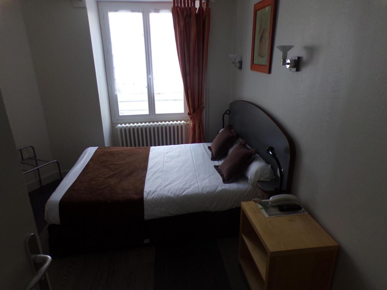 Logis Hotel De France Rochechouart Eksteriør billede