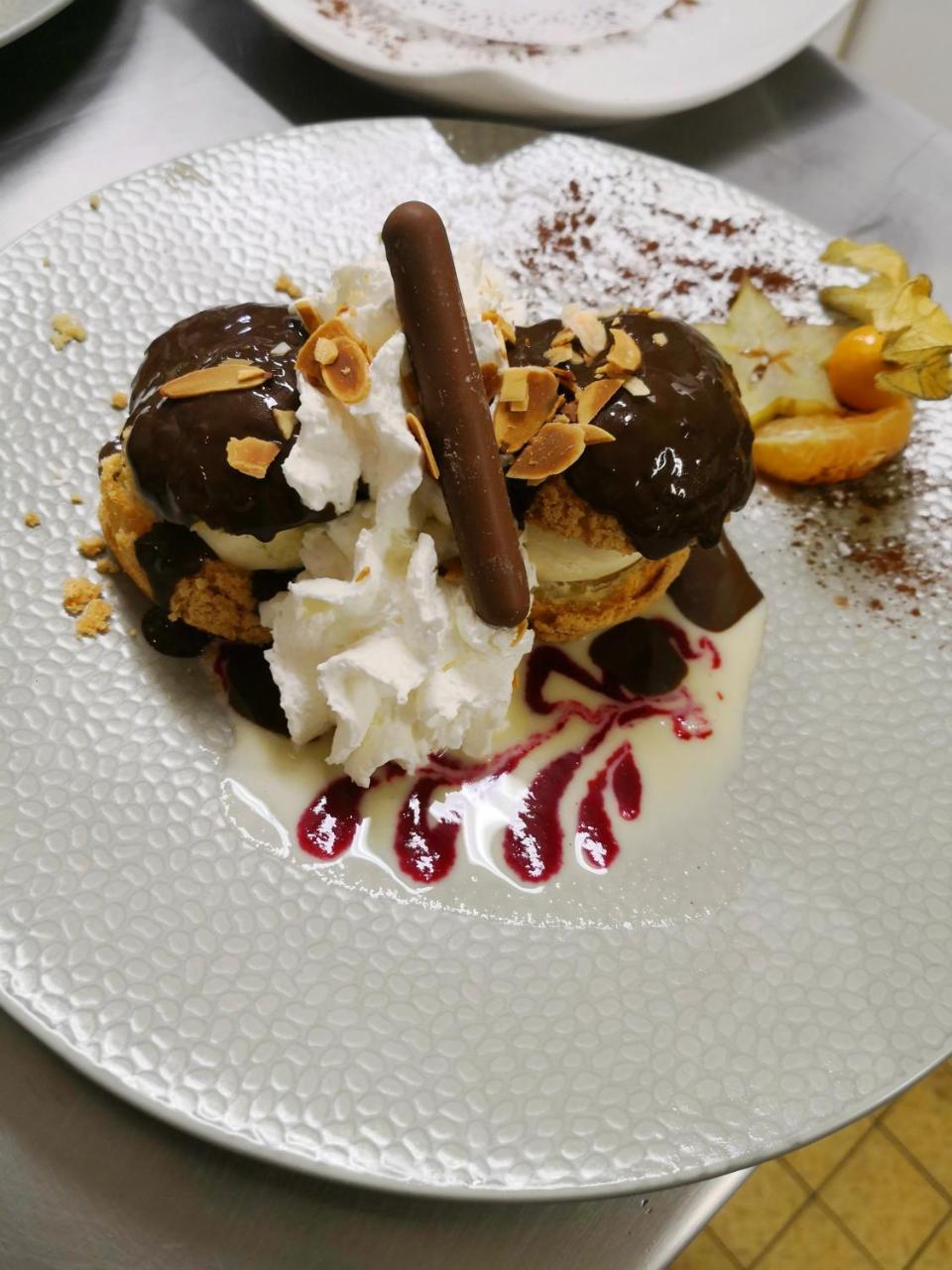 Logis Hotel De France Rochechouart Eksteriør billede